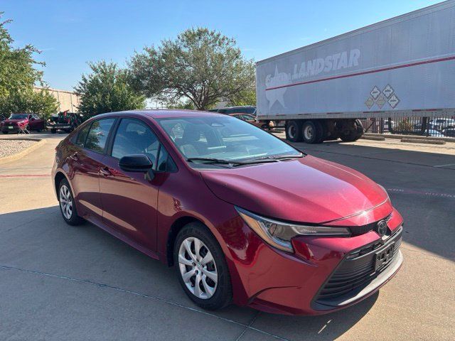 Used 2025 Toyota Corolla LE FWD image 3