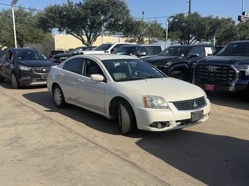Used 2009 Mitsubishi Galant ES FWD image 3