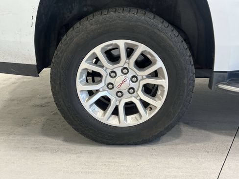 Used 2020 GMC Yukon SLT AWD/4WD image 10