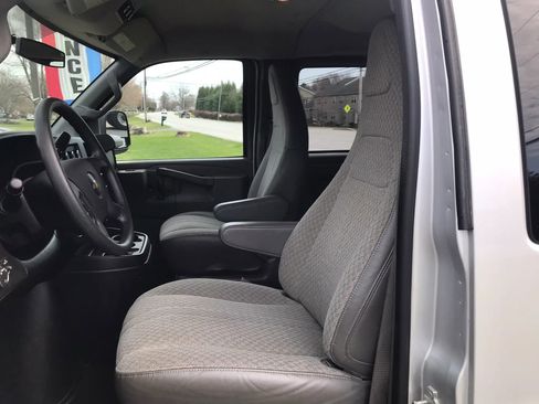 Used 2017 Chevrolet Express 3500 LT w/ LT Preferred Equipment Group image 13