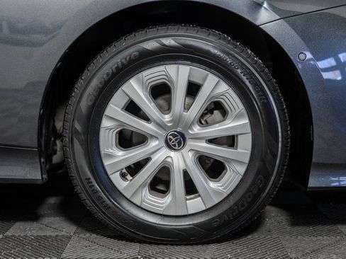 Certified 2022 Toyota Prius LE image 19