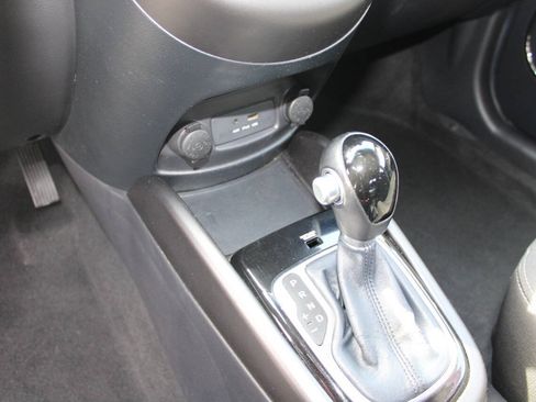 Used 2012 Kia Soul + FWD image 16