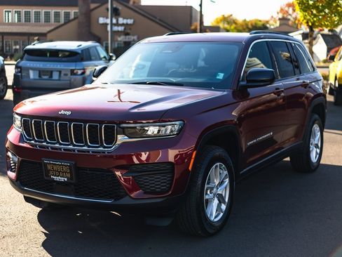 New 2025 Jeep Grand Cherokee 4WD image 4