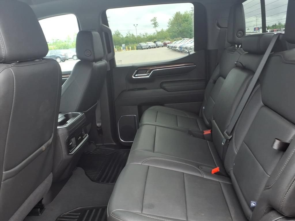 Used 2024 Chevrolet Silverado 1500 RST w/ Convenience Package II AWD/4WD image 11