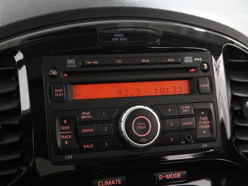 Used 2014 Nissan Juke SV image 30