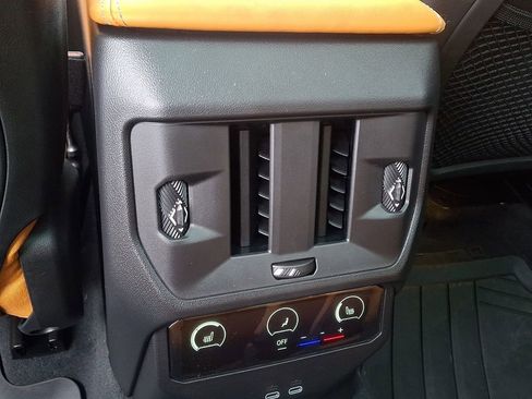 Used 2025 BMW X3 xDrive30i w/ Premium Package image 11