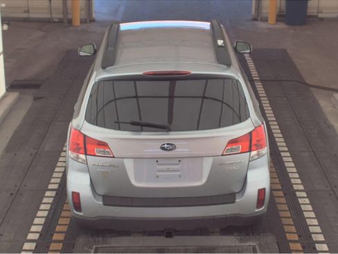 Used 2013 Subaru Outback 2.5i Premium w/ All-Weather Pkg image 6