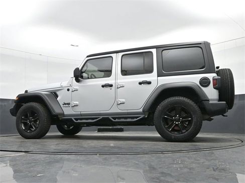 Used 2022 Jeep Wrangler Unlimited Sport image 15
