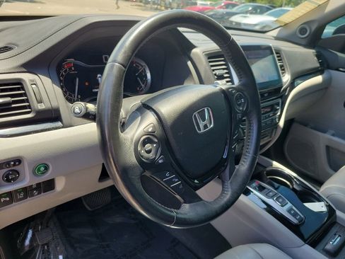 Used 2016 Honda Pilot Touring image 17