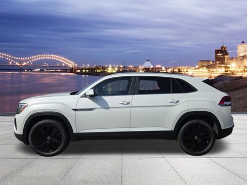 New 2026 Volkswagen Atlas Cross Sport SE FWD image 2