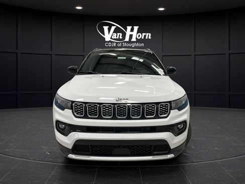 Used 2025 Jeep Compass Limited AWD/4WD image 2