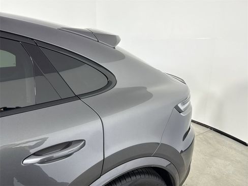New 2026 Porsche Cayenne S image 17