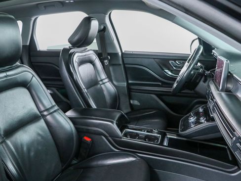 Used 2021 Lincoln Corsair AWD w/ Premium Package image 27