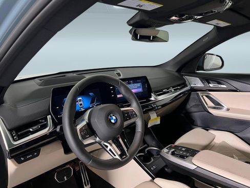 Used 2025 BMW X2 xDrive28i w/ Premium Package AWD/4WD image 4