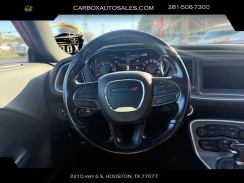 Used 2020 Dodge Challenger SXT w/ Blacktop Package RWD image 9