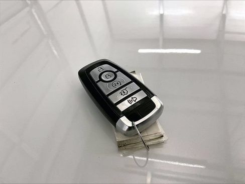 Used 2020 Ford Escape SEL AWD/4WD image 10