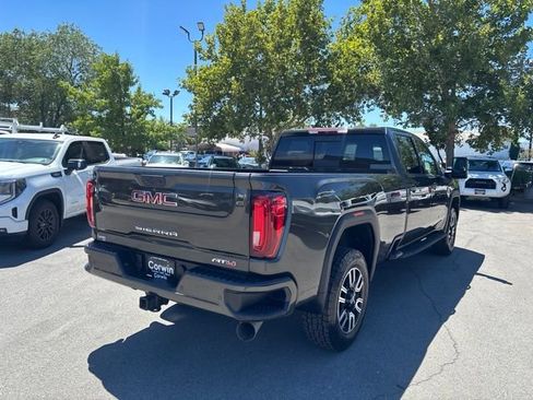 Used 2022 GMC Sierra 2500 AT4 w/ AT4 Preferred Package AWD/4WD image 9
