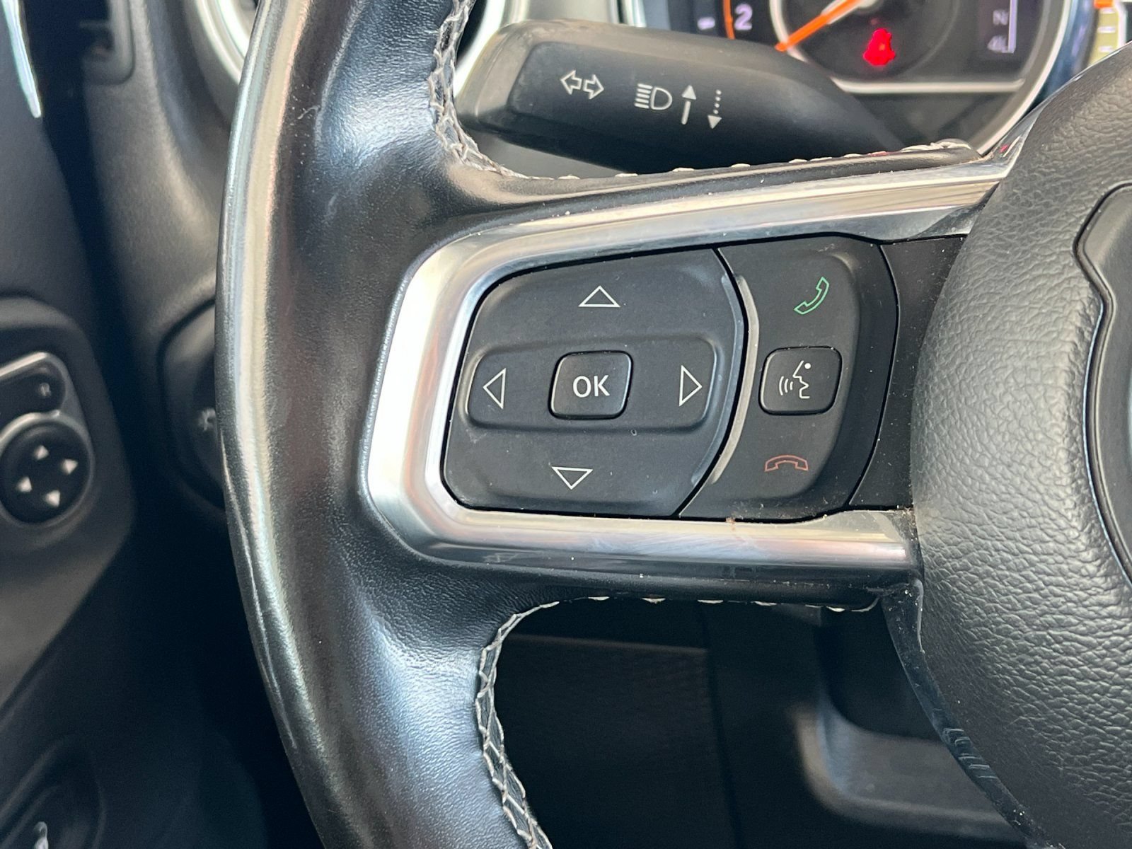 Used 2023 Jeep Wrangler Unlimited Sahara w/ Cold Weather Group AWD/4WD image 27