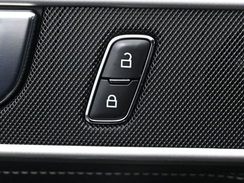 Used 2020 Ford Explorer XLT w/ Equipment Group 202A image 14