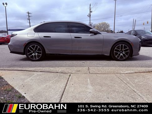 Used 2023 BMW 740i RWD image 25