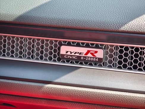 Certified 2024 Honda Civic Type R image 21