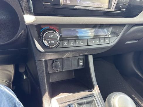 Used 2016 Toyota Corolla LE FWD image 28