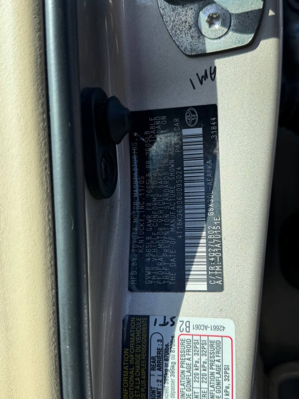 Used 2006 Toyota Avalon Limited FWD image 18