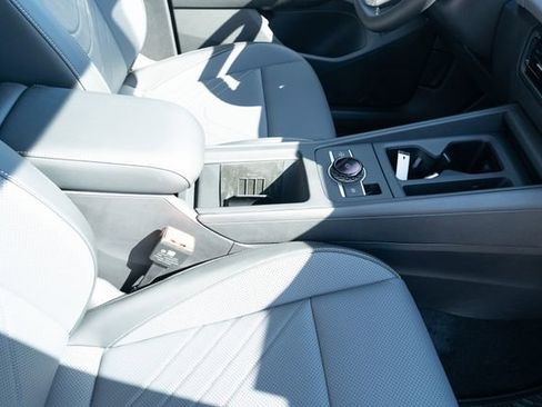 New 2026 Volkswagen Tiguan SE FWD image 46