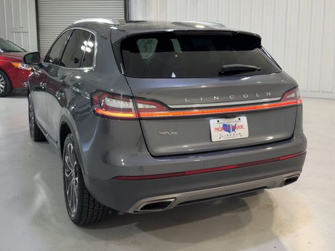 Used 2022 Lincoln Nautilus Reserve w/ Equipment Group 201A image 8