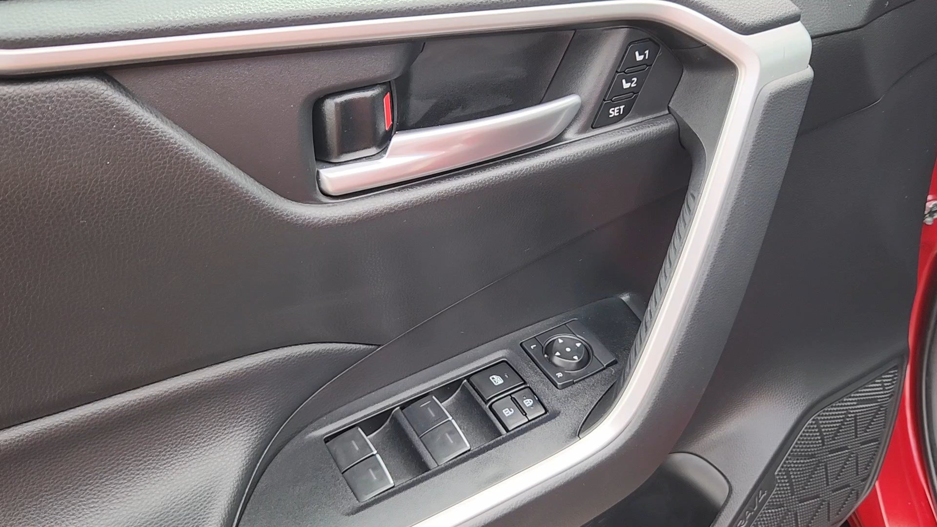Certified 2023 Toyota RAV4 XLE Premium AWD/4WD image 7