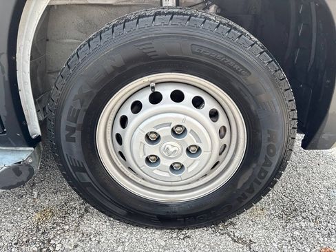 Used 2025 RAM ProMaster 2500 w/ U-Haul Equipment Group FWD image 14