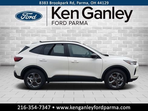 New 2026 Ford Escape ST-Line w/ Cold Weather Package AWD/4WD image 4