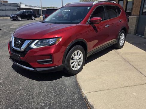 Used 2018 Nissan Rogue SV w/ Premium Package AWD/4WD image 2