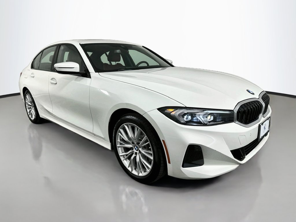 Used 2023 BMW 330i Sedan w/ Driving Assistance Package RWD image 3