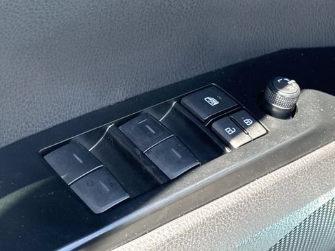 Used 2025 Toyota Camry XLE FWD image 23