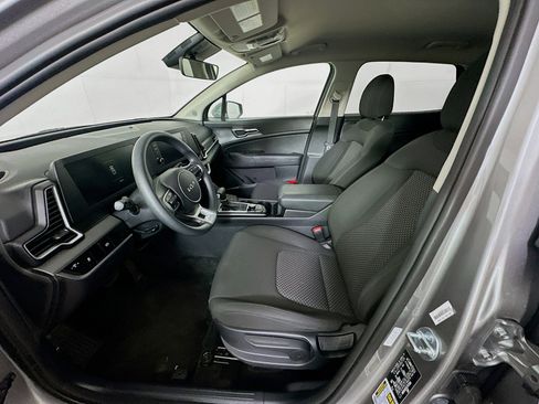Used 2025 Kia Sportage LX FWD image 13