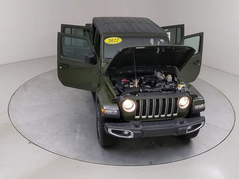 Used 2022 Jeep Gladiator Overland w/ Dual Top Group AWD/4WD image 45