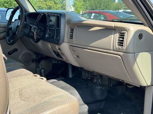 Used 2003 Chevrolet Silverado 2500 W/T w/ Skid Plate Package AWD/4WD image 18