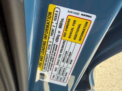 Used 2023 Volvo C40 Recharge Core w/ Climate Package AWD/4WD image 59