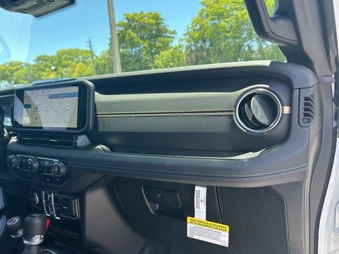 Certified 2025 Jeep Wrangler Unlimited Sahara AWD/4WD image 26