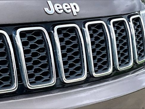 Used 2017 Jeep Grand Cherokee Limited w/ Luxury Group II AWD/4WD image 11