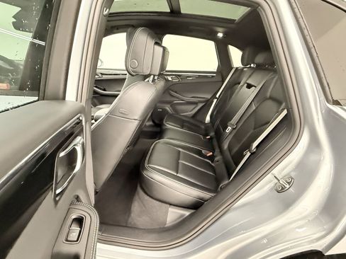 Used 2025 Porsche Macan image 13