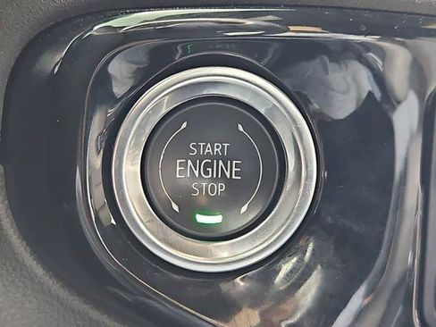 Certified 2025 GMC Sierra 1500 SLT AWD/4WD image 15
