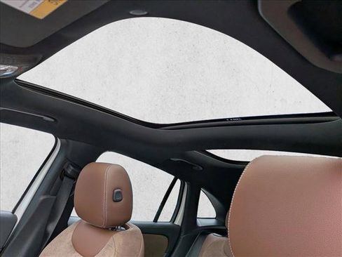 New 2026 Mercedes-Benz GLA 35 AMG 4MATIC image 15