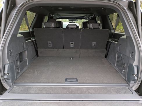 New 2026 Lincoln Navigator L Reserve w/ Jet Appearance Package AWD/4WD image 7