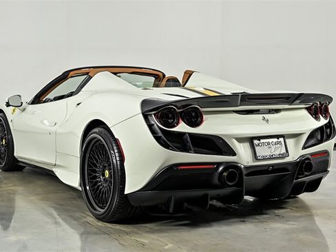 Used 2022 Ferrari F8 Tributo RWD image 8