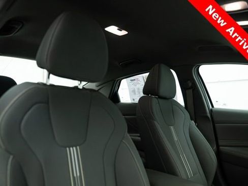 Used 2023 Hyundai Elantra SEL w/ Convenience Package image 11