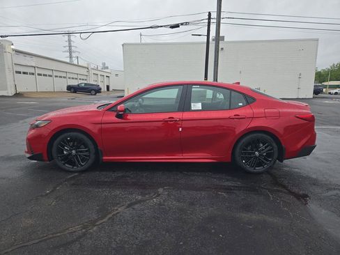 New 2026 Toyota Camry SE FWD image 2