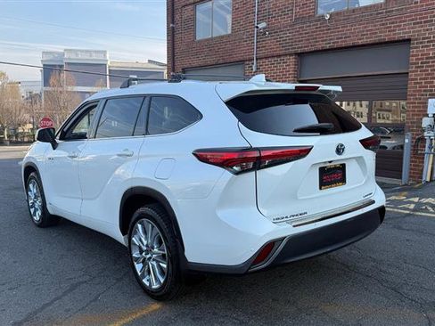 Used 2021 Toyota Highlander Limited image 19