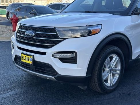 Used 2023 Ford Explorer XLT w/ Equipment Group 202A image 9